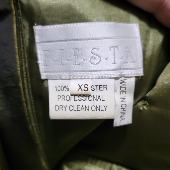 Sleeveless formal length dress - Picture 9 of 11